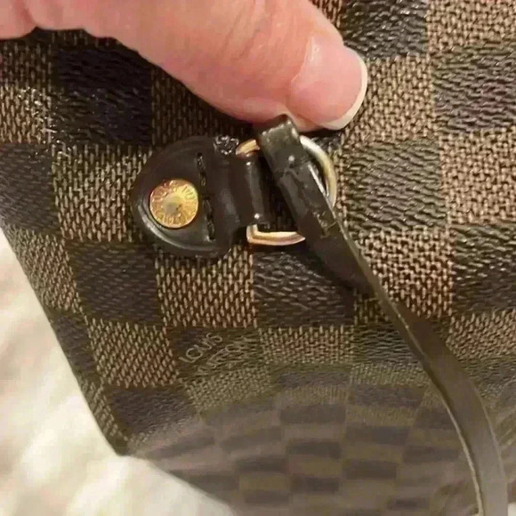 Louis Vuitton Neverfull - Picture 14 of 16